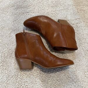 Indigo Rd. Chestnut Ankle Booties